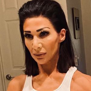 Meet your Posher, Renee